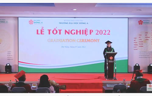 Xúc động lời tri ân và Tuyên thệ Tân Cử nhân - Lễ Tốt nghiệp 2022